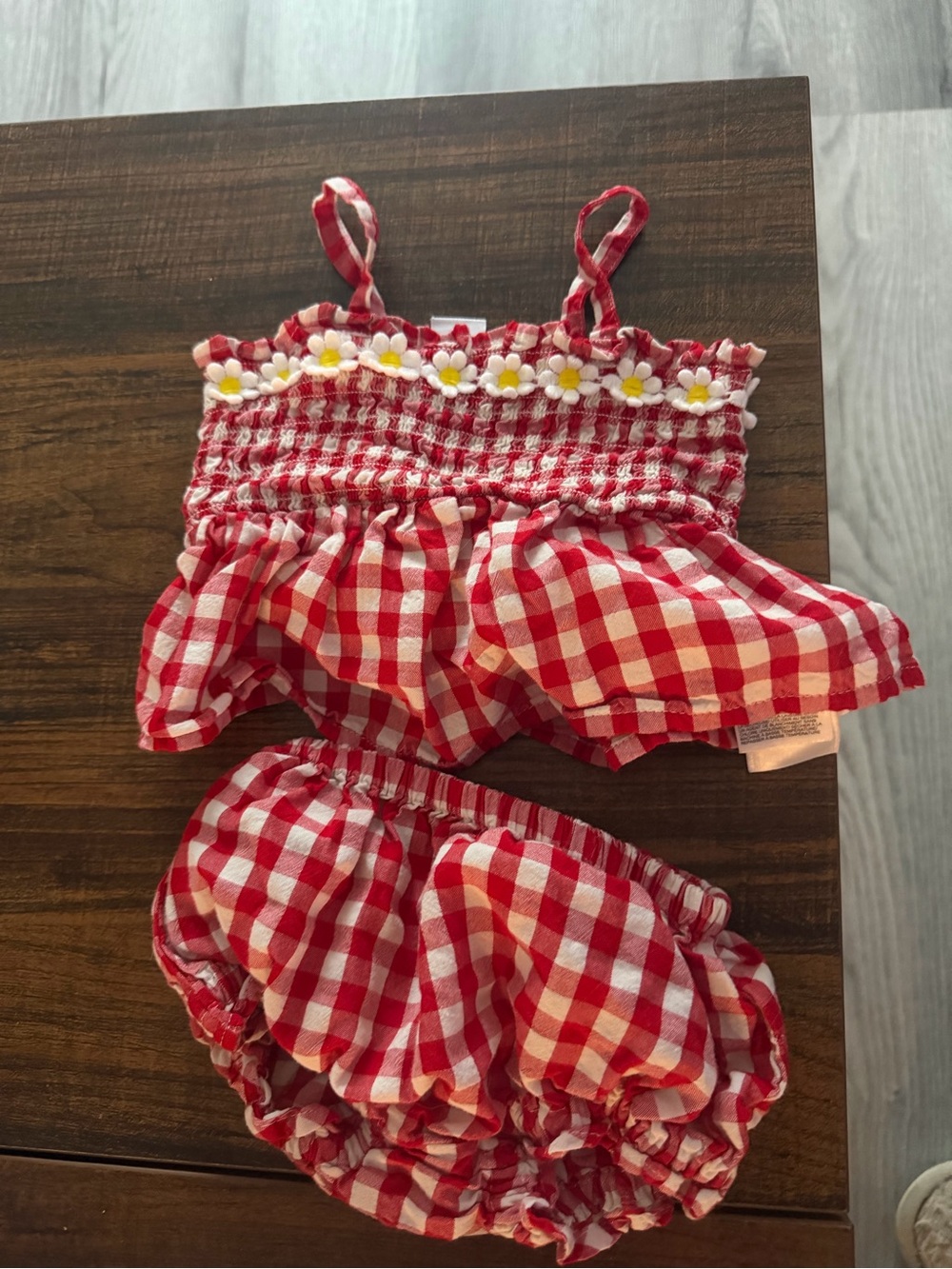 Old Navy Red and White Gingham Girls' Shorts Bloomers